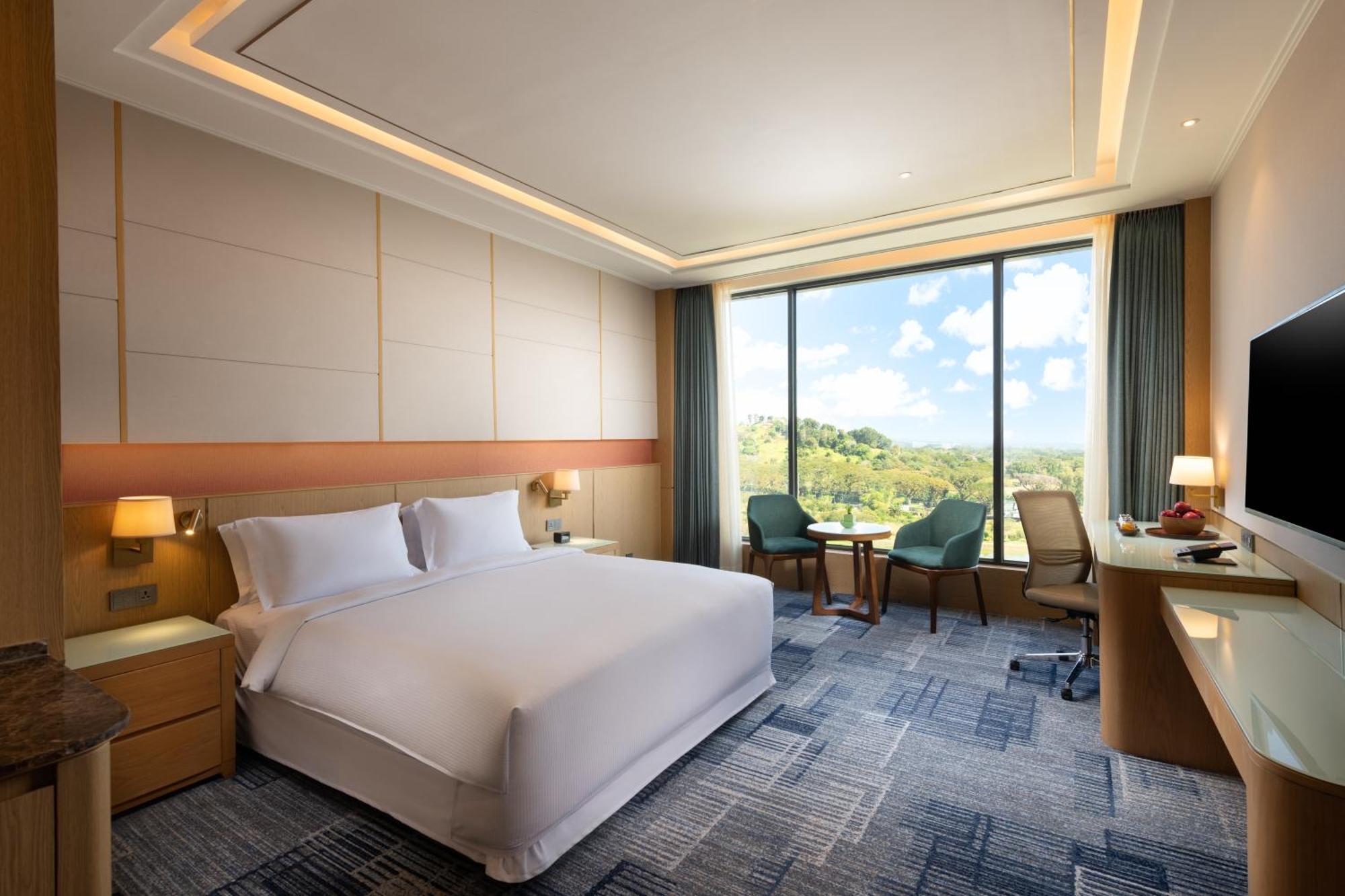 Hilton Clark Sun Valley Resort Clark Field Экстерьер фото