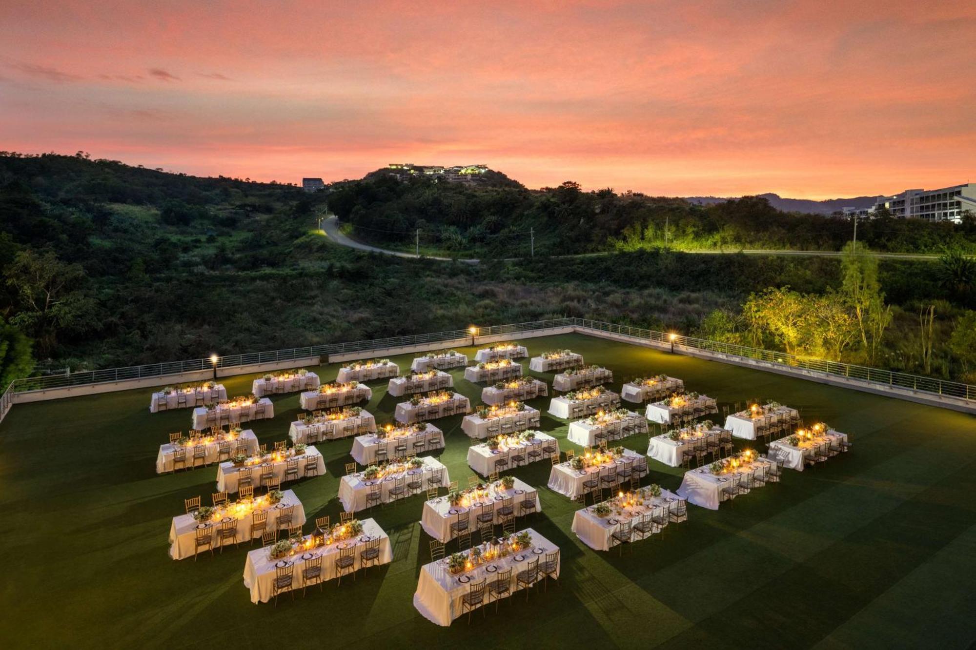 Hilton Clark Sun Valley Resort Clark Field Экстерьер фото