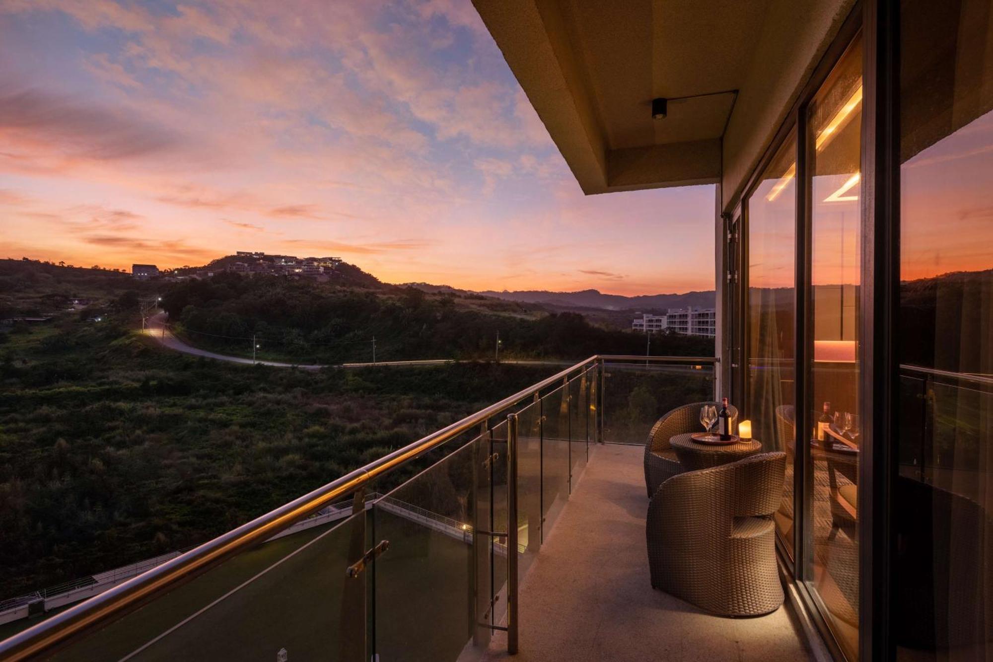 Hilton Clark Sun Valley Resort Clark Field Экстерьер фото