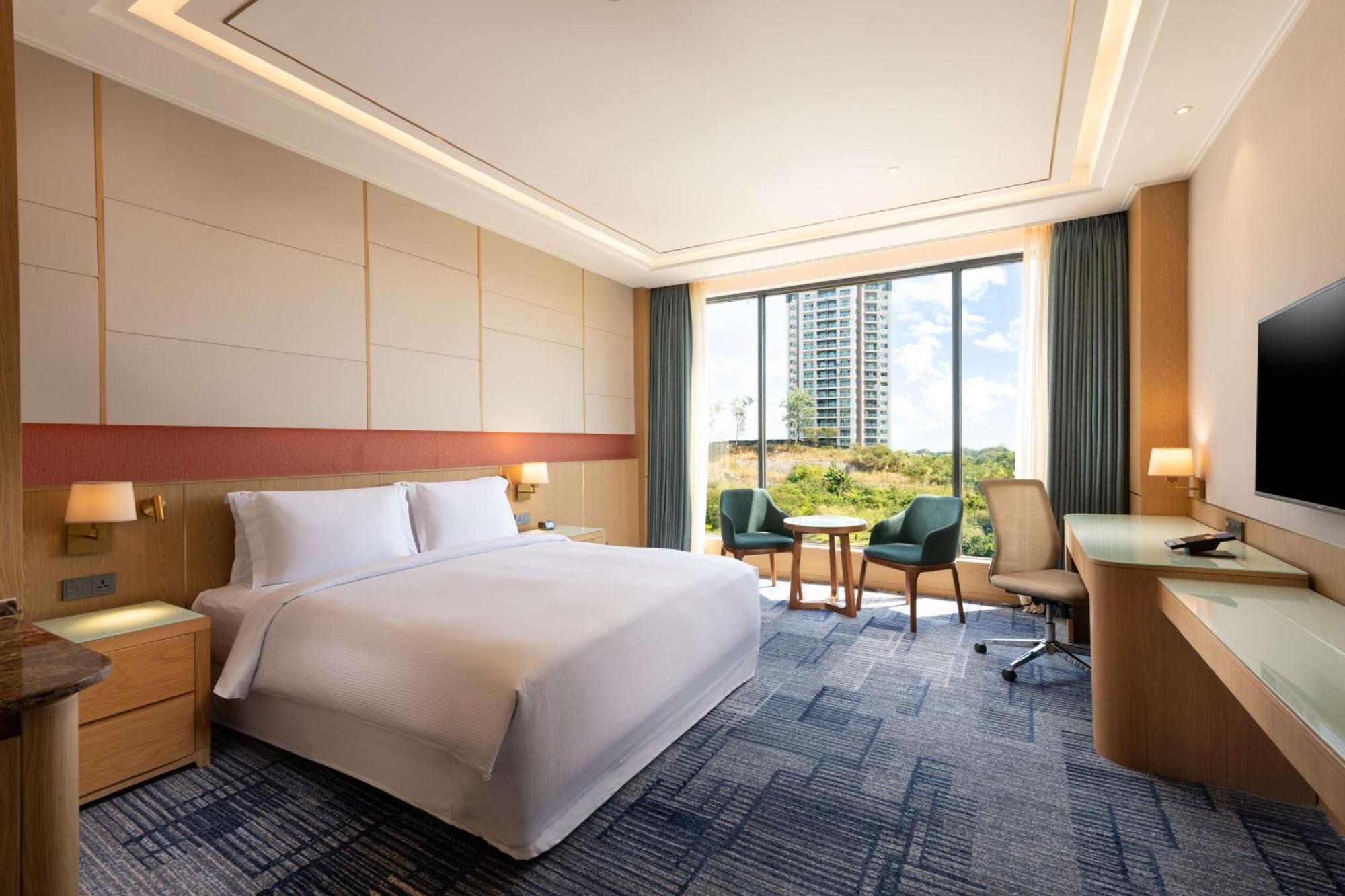 Hilton Clark Sun Valley Resort Clark Field Экстерьер фото