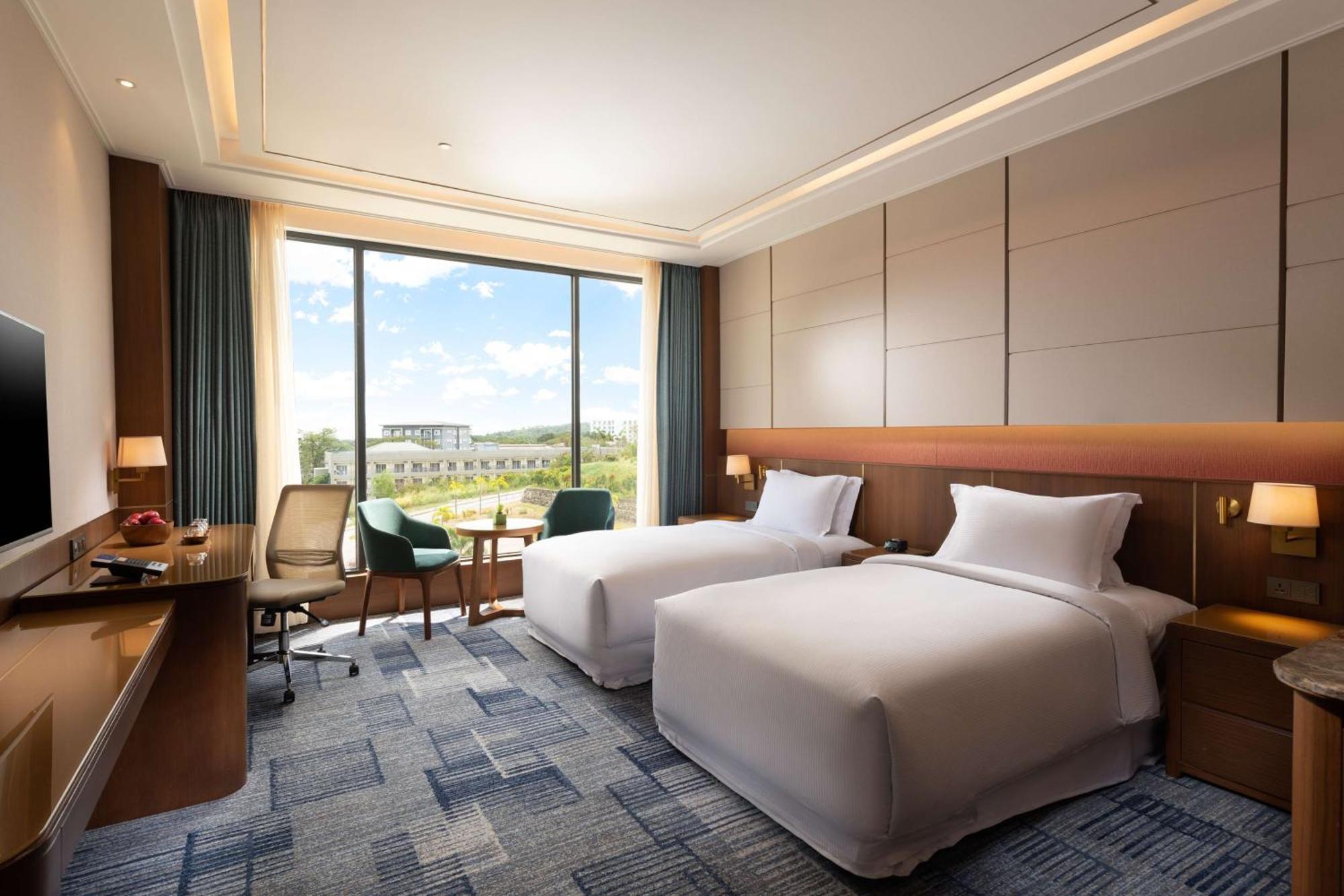 Hilton Clark Sun Valley Resort Clark Field Экстерьер фото